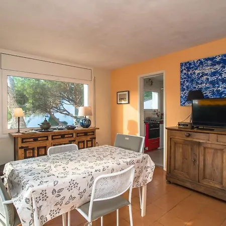 Sleeps 4 卡莱利亚德帕拉弗鲁赫尔