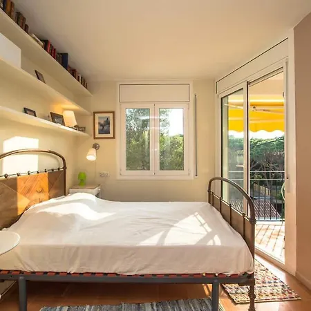 Sleeps 4 *
