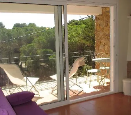 Sleeps 4 *